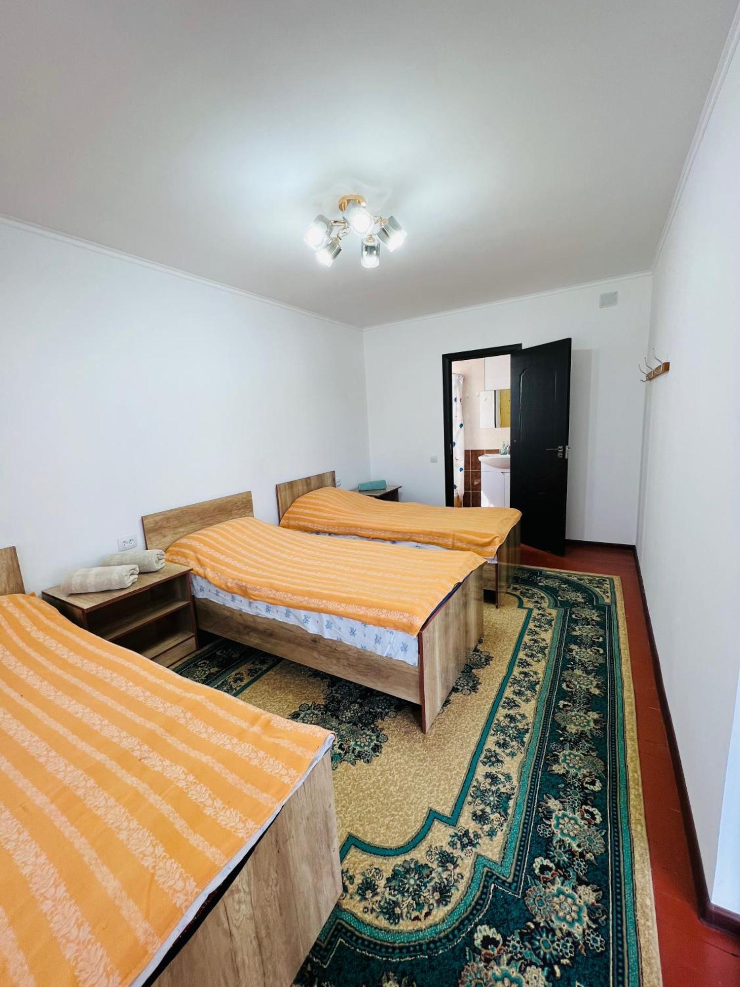 Guest House Kagan Toktogul Εξωτερικό φωτογραφία